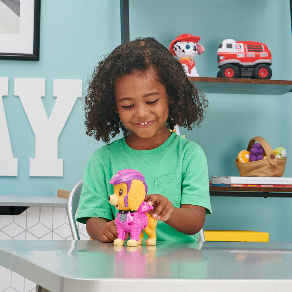 Paw Patrol The Movie Skye o Chase con Movimientos Y Sonidos