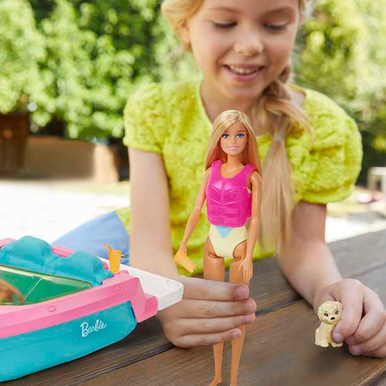 Muñeca Barbie Con Lancha Y Mascota Original